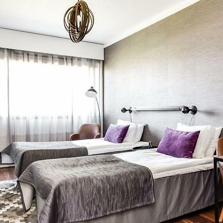 Hotel Kaeenpesae Ylivieska Kültér fotó