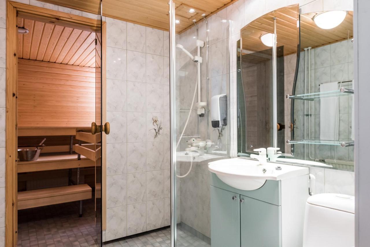 Hotel Kaeenpesae Ylivieska Kültér fotó