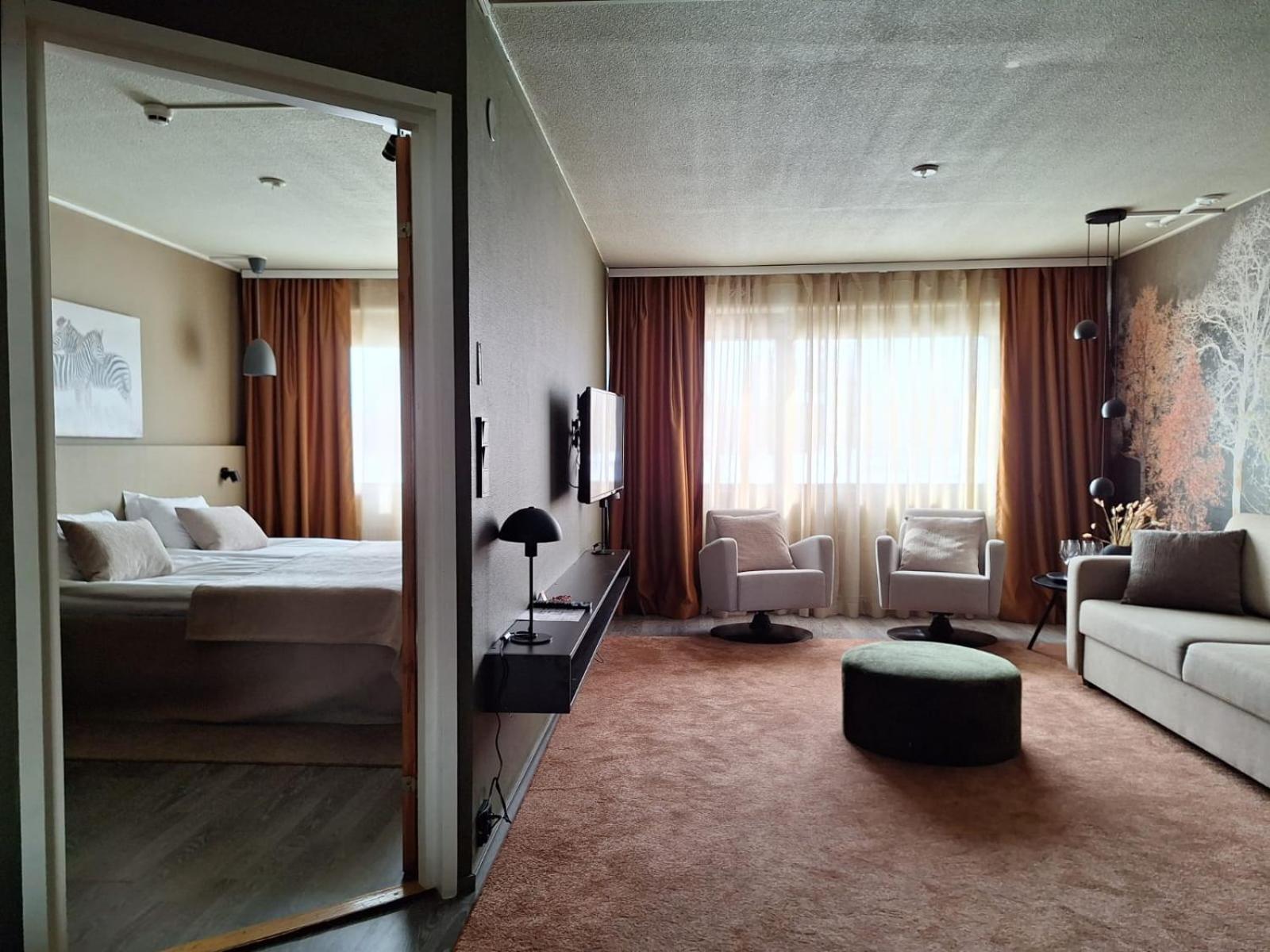 Hotel Kaeenpesae Ylivieska Kültér fotó