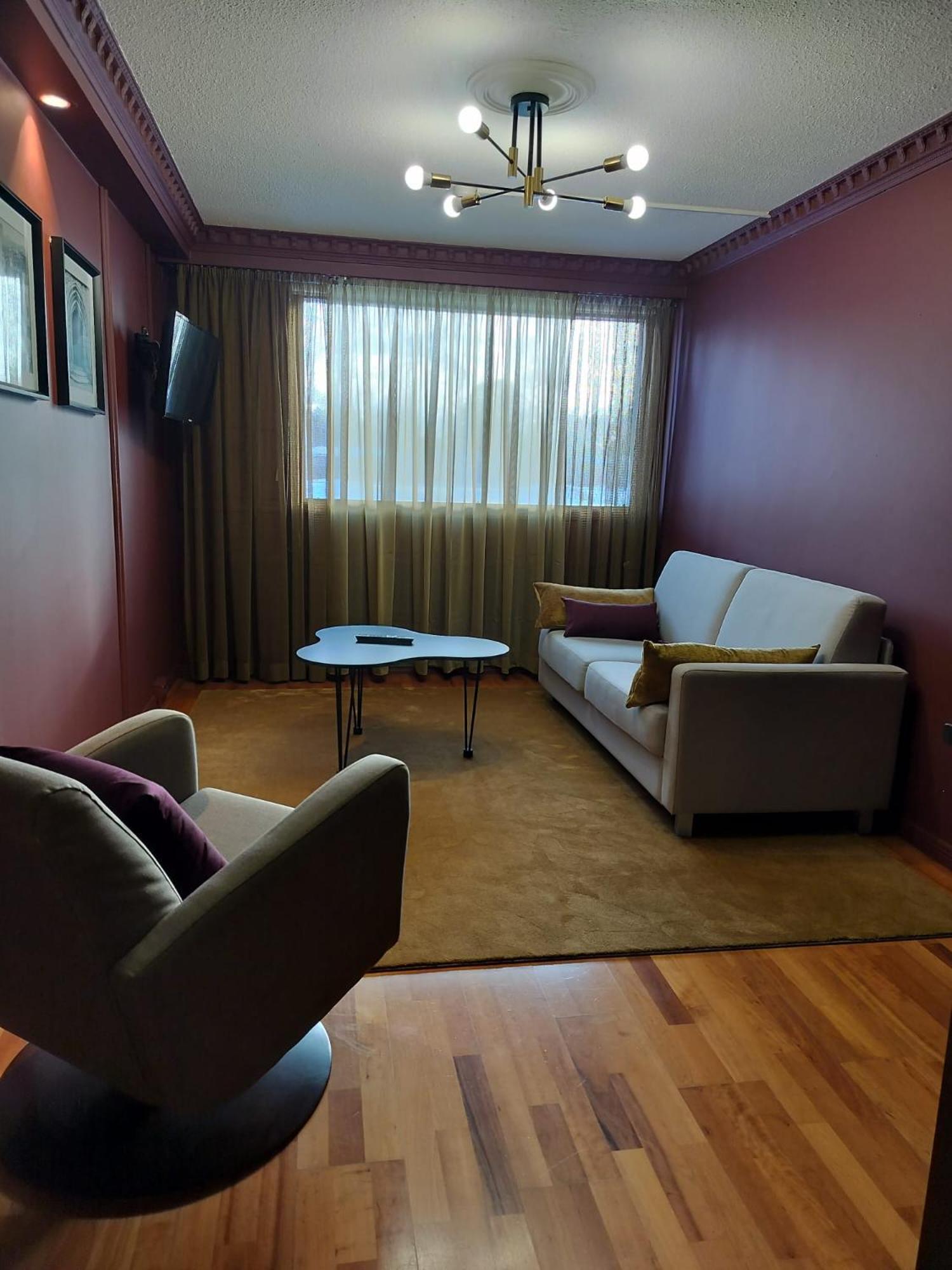 Hotel Kaeenpesae Ylivieska Kültér fotó
