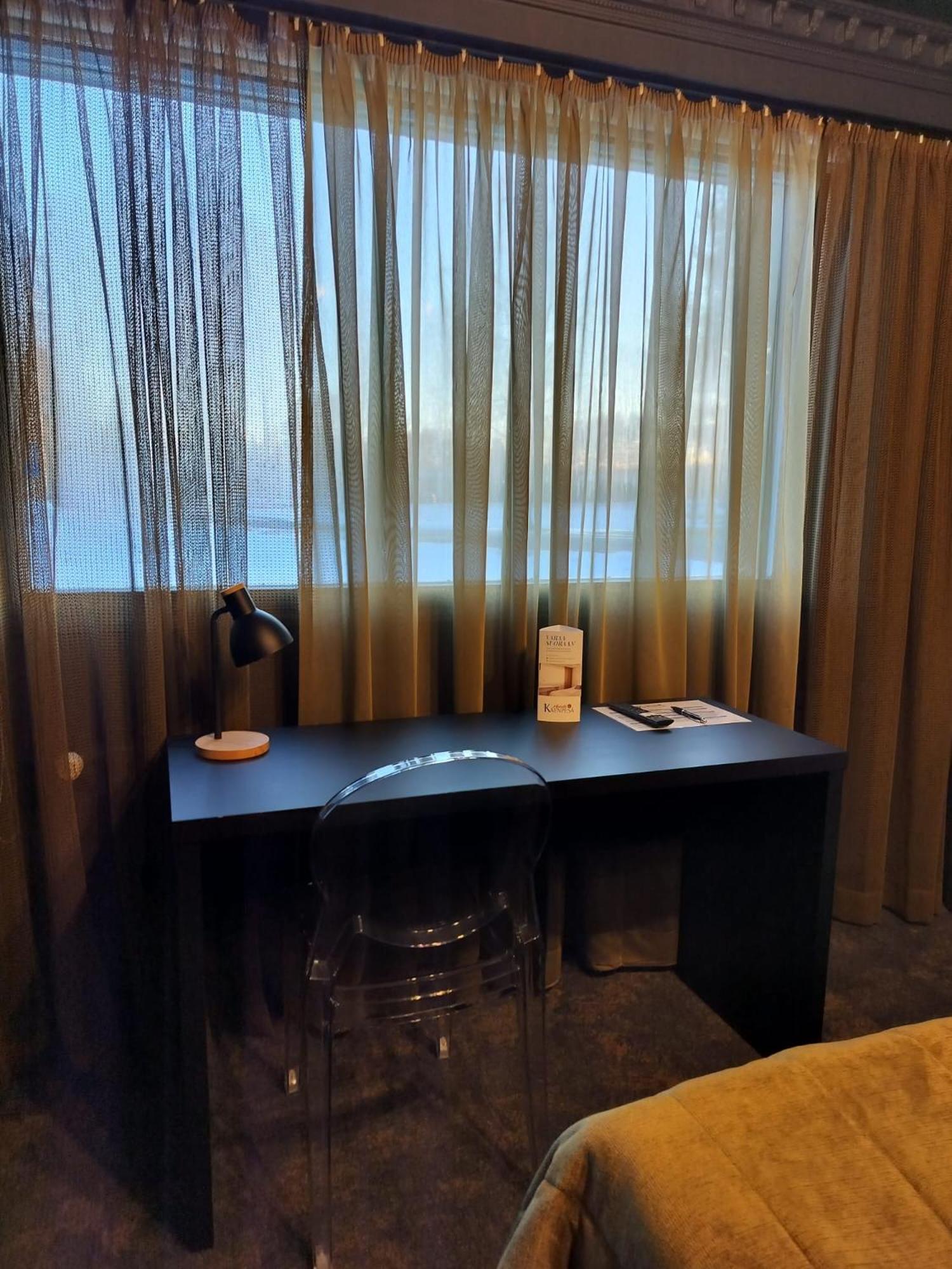 Hotel Kaeenpesae Ylivieska Kültér fotó