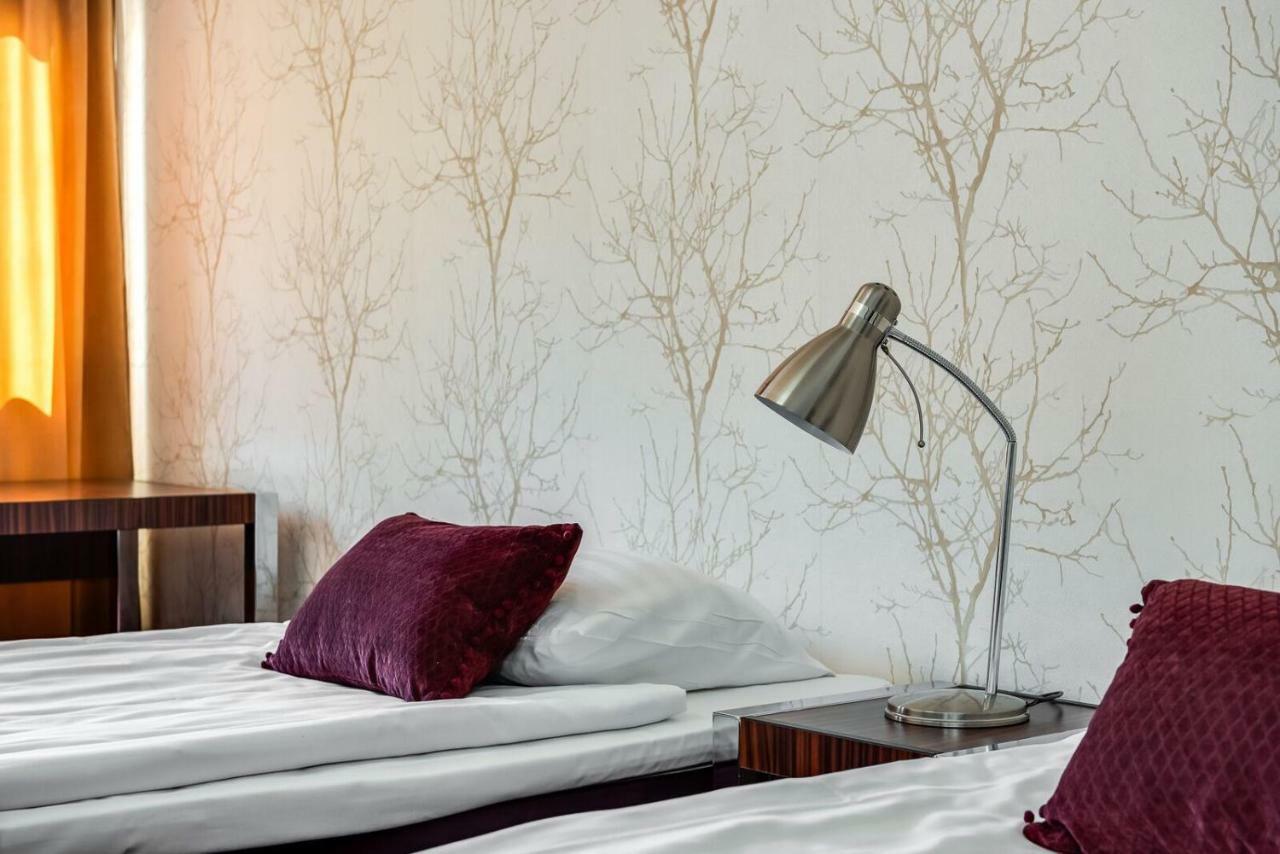 Hotel Kaeenpesae Ylivieska Kültér fotó