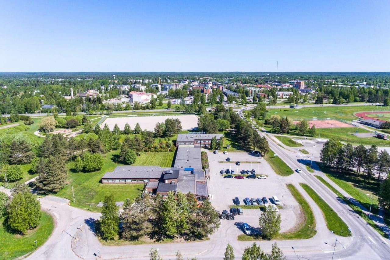 Hotel Kaeenpesae Ylivieska Kültér fotó