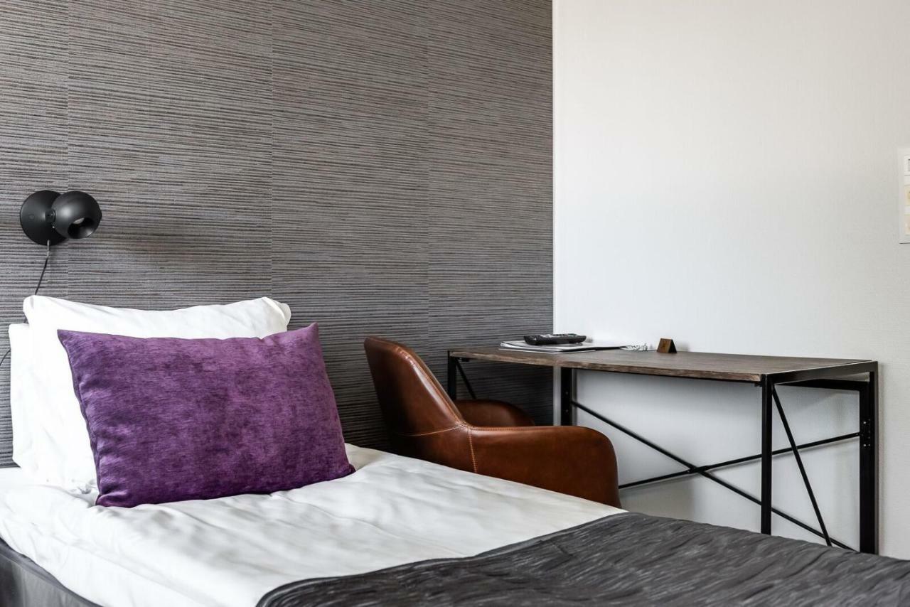 Hotel Kaeenpesae Ylivieska Kültér fotó