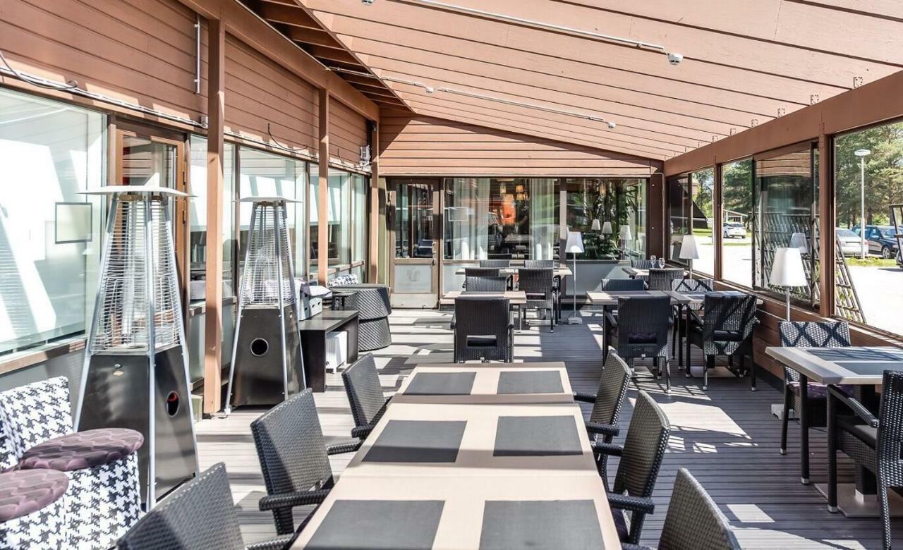 Hotel Kaeenpesae Ylivieska Kültér fotó